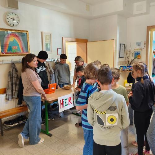 Kinder helfen Kindern